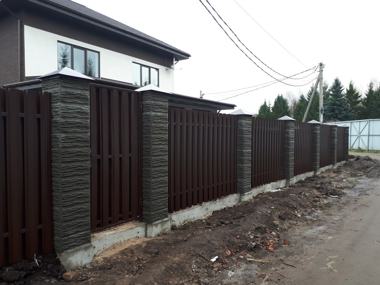 Забор шахматка 40м из штакетника столбы под камень фото3 в Алматы