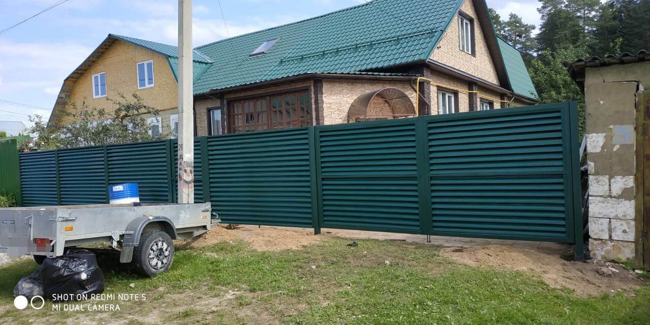 Забор-жалюзи с ламелями еврожалюзи ral6005/6005 Зеленый Мох 2-х сторонний фото1 в Алматы