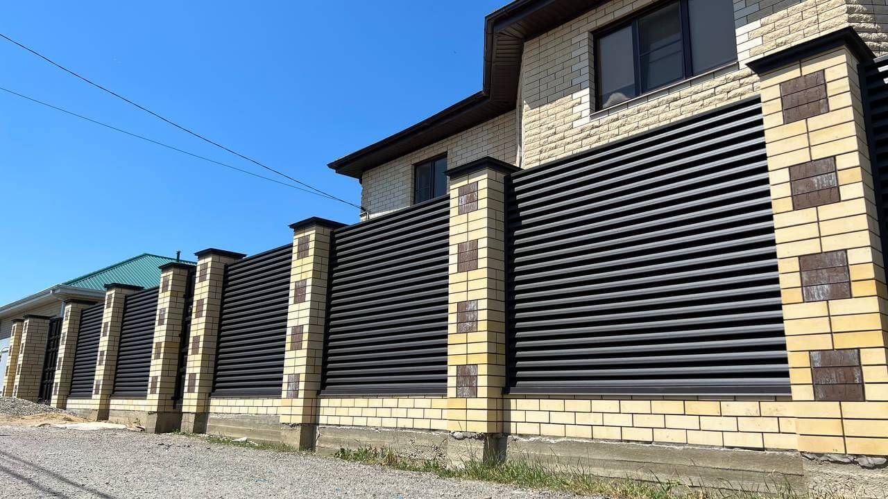 Забор-жалюзи 45м RAL8019 Темный Шоколад матовый в Алматы