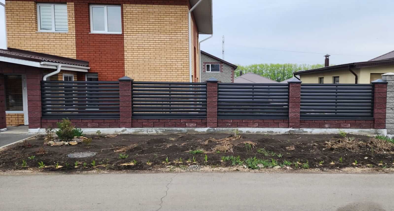 Забор-ранчо из штакетника 21м RAL7024/7024 Серый Графит МАТТЕ фото 8 в Алматы