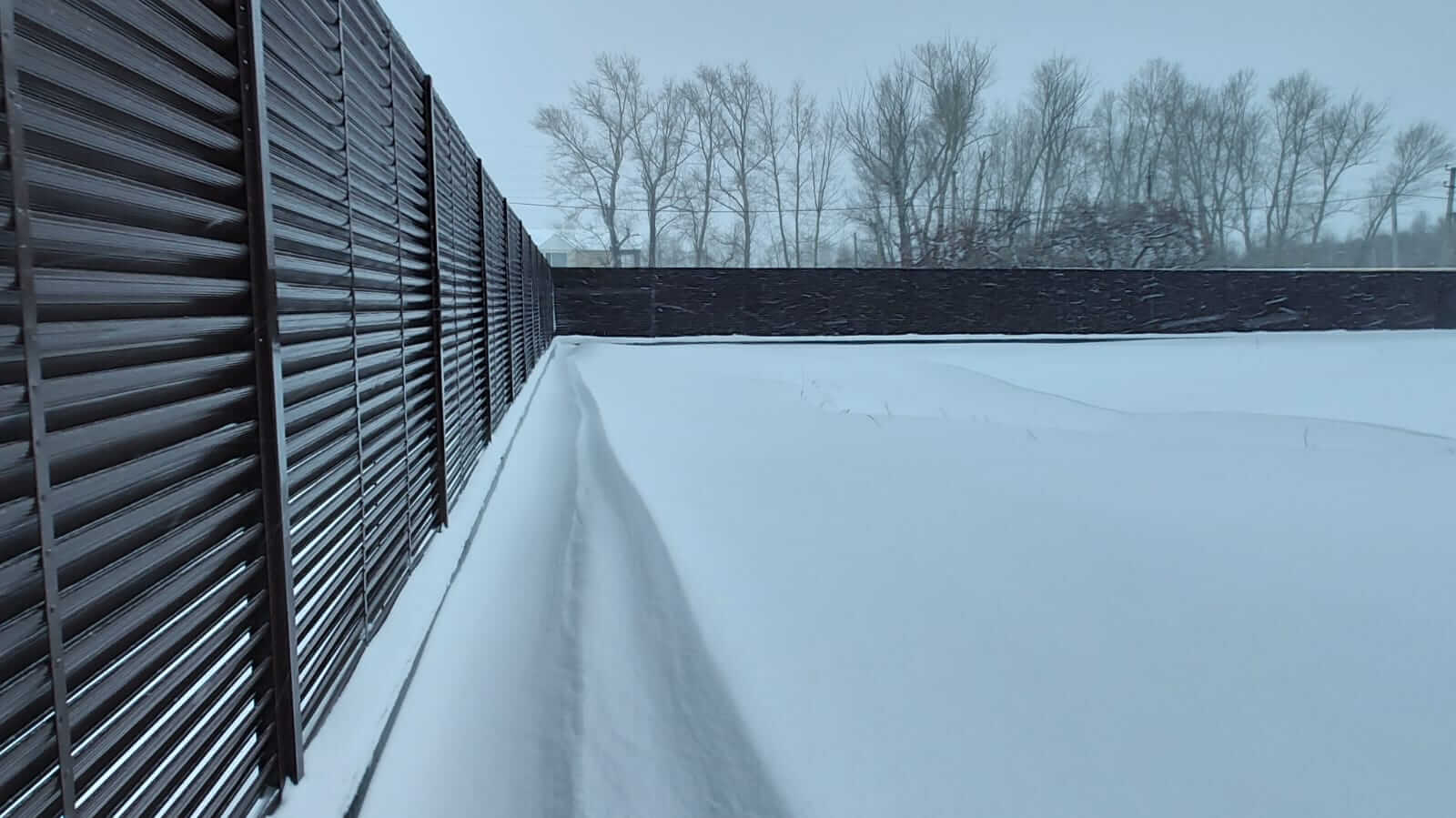 Забор из ламелей Еврожалюзи 108м RAL8017/8017 Шоколад двусторонний фото 1 в Алматы