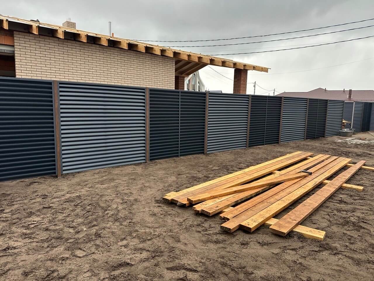 Забор из ламелей еврожалюзи 160м RAL7024/7024 Серый Графит двусторонний МАТТЕ фото 6 в Алматы