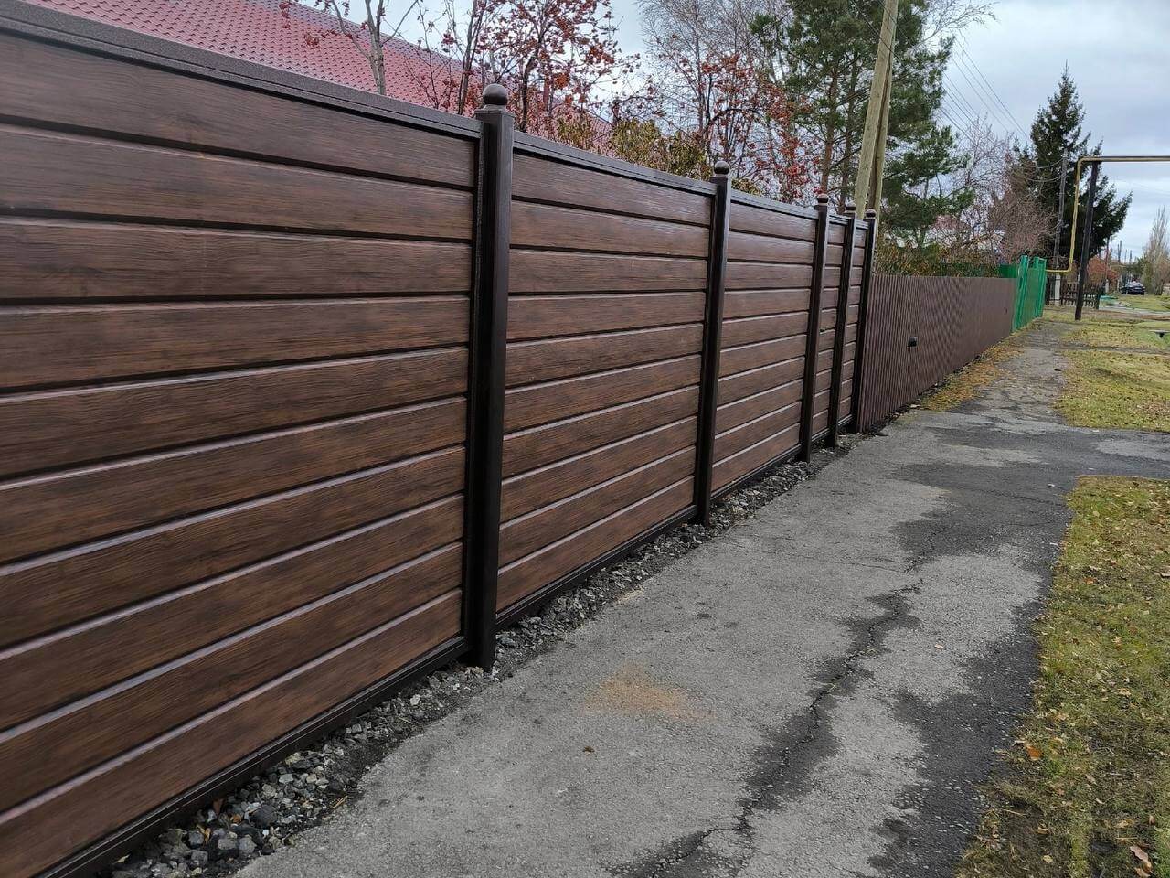 Забор из металлосайдинга Евро-Брус 46м Античное Дерево Принтек фото 1 в Алматы