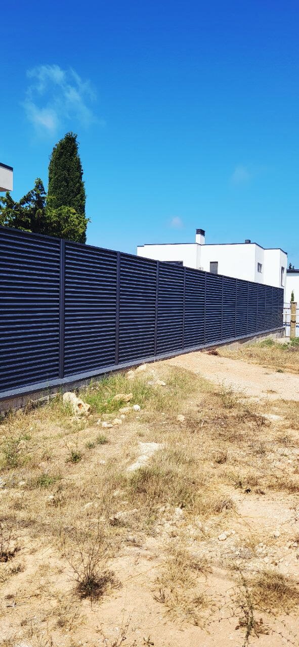 Забор-жалюзи 65м RAL7024/7024 Серый Графит МАТТЕ двусторонний фото 6 в Алматы
