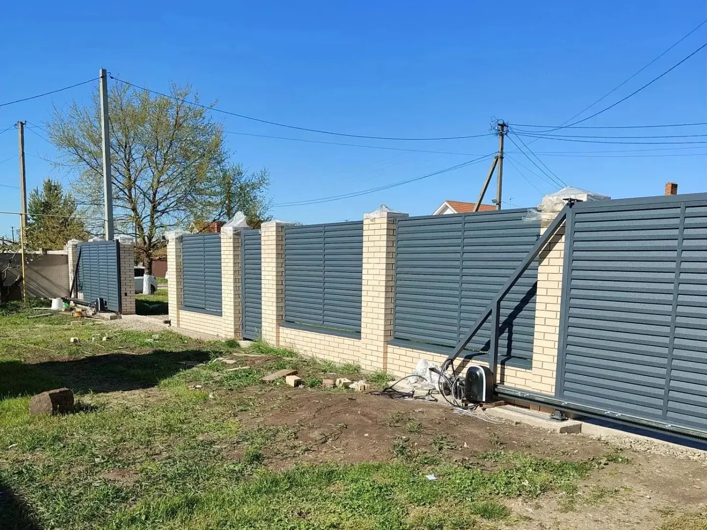 Забор-жалюзи из ламелей Реснички 16м RAL7024 Серый Графит Стальной Бархат фото 1 в Алматы